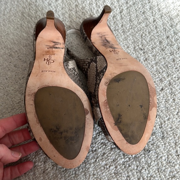 Cole Haan Slingback Heels | sz 8.5 B | neutral snakeskin color like new - Picture 6 of 10